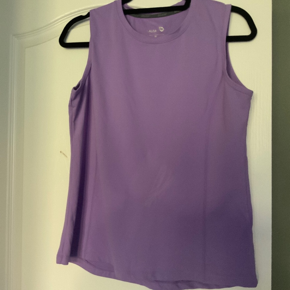 Sleeveless tennis or golf tank top NWT